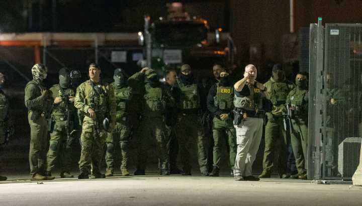 Feds detain two men at Gurnee high school after 10-minute car chase: 'It's a danger to pedestrians'