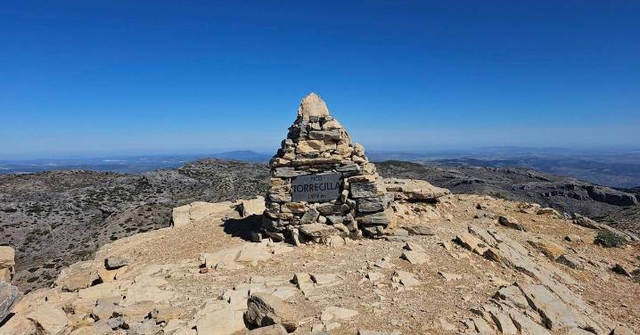 La experiencia más mágica que puedes vivir en Málaga si te encanta la montaña: esta ruta de senderismo te enamorará