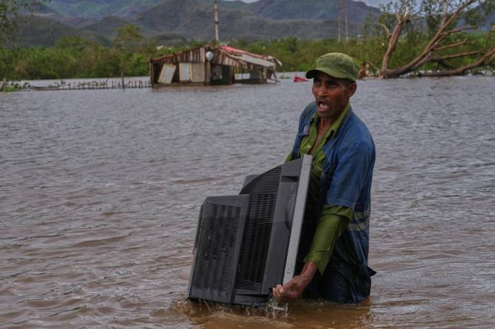 Fotos muestran el impacto del huracán Melissa en el Caribe