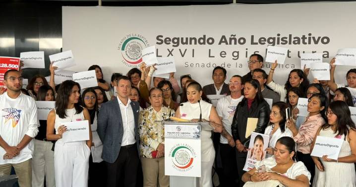 Activistas presentan iniciativa para legalizar la eutanasia