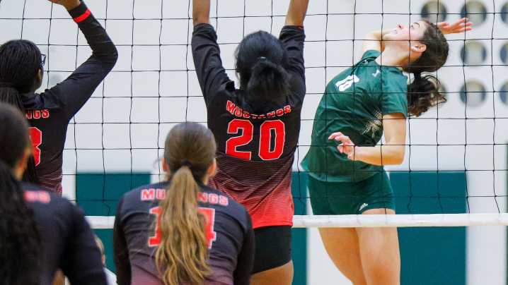 Archmere defeats MOT Charter in high school volleyball