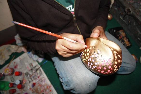 ‘Know Your Artisan’ Campaign to Bring Kashmir’s Craft Masters Closer to Public