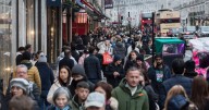Millions of Brits risking 'debt time bomb' with Christmas shopping strategy