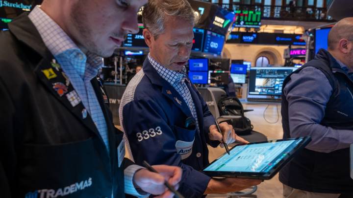 Week in review: Strong bank earnings, bad loans, spinoff prep, and Dreamforce wrap