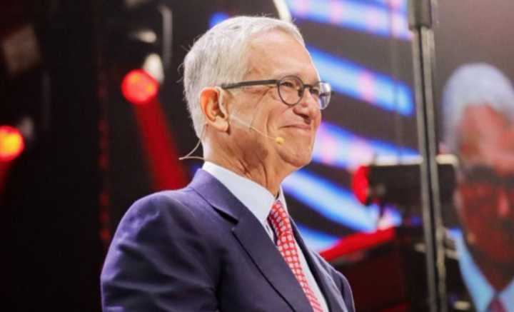 Ricardo Salinas Pliego promete saldar su deuda con el SAT en 10 días y presume acuerdo fiscal con AMLO