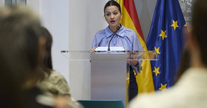 El Gobierno regulará la exposición de niños en redes sociales por parte de sus padres