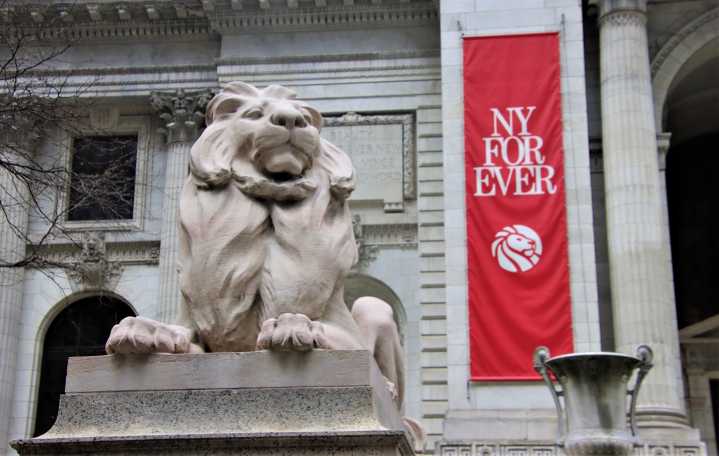 NYC public libraries stand against censorship during Banned Books Week