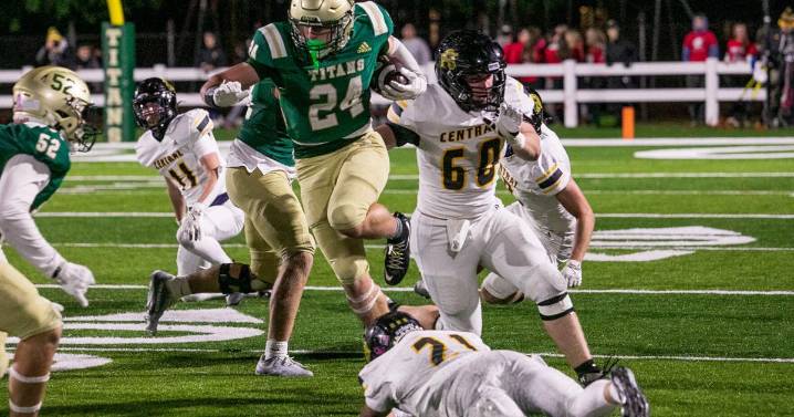 QBs run for all 6 TDs in Patriot Game