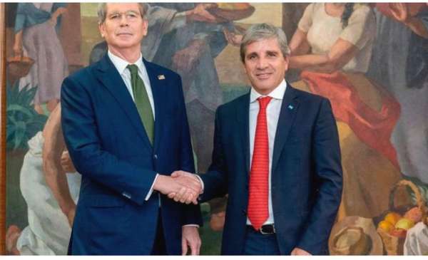 La soga del Tesoro: la crisis de reservas expone un plan económico atado al auxilio yanqui