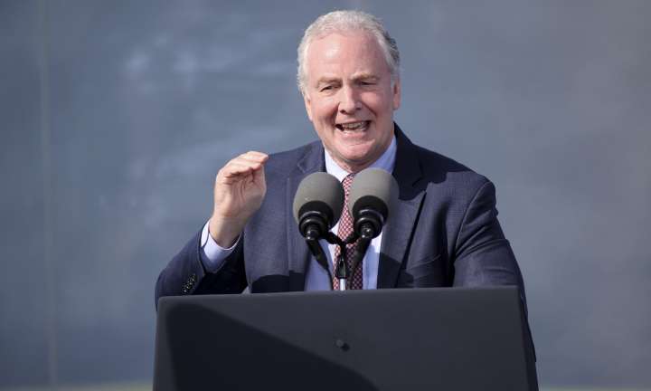 Citing AP investigation, senators demand answers on use of full-body restraints during deportations