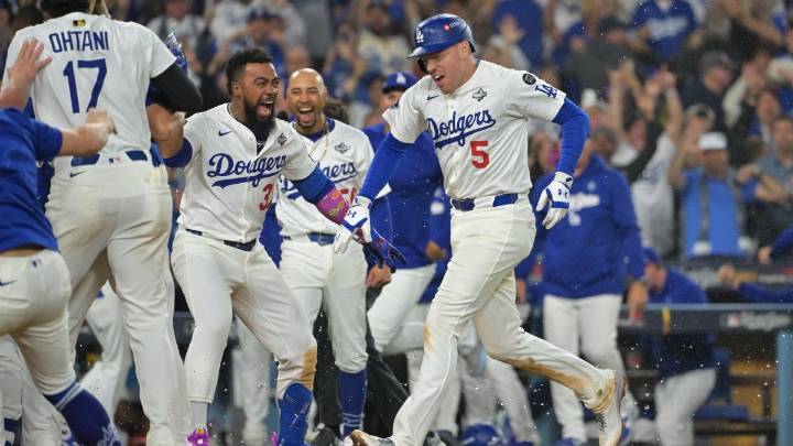 Freddie Freeman’s homer gives Dodgers lead in World Series