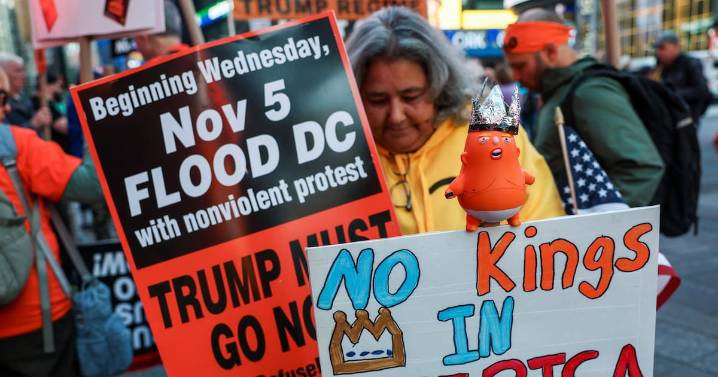“No a los Reyes”: Inicia movilización nacional contra Donald Trump en EU