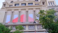 Allianz convierte el fin del triángulo de señalización vial en una obra de arte