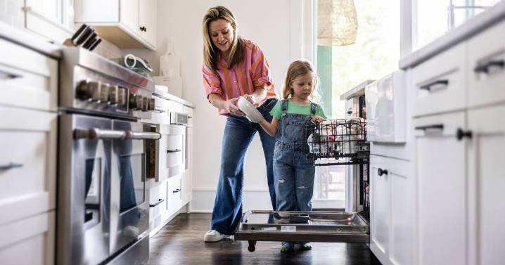 Family finally gets dishwasher and are baffled by how much their water bill changed