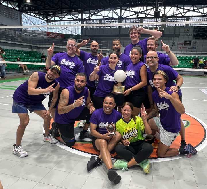 Holyoke triunfa en el partido inaugural de voleibol de Ciudades Hermanas en Puerto Rico