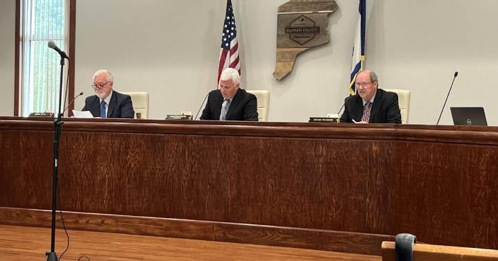 Putnam commission OKs rezoning request, donates county funds for farm
