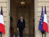El nuevo primer ministro francés dimite pocas horas después de su nombramiento, profundizando la crisis política