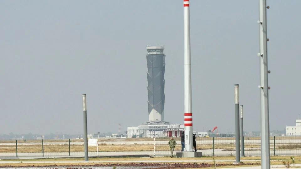 Viva Aerobus y Volaris anticipan miles de usuarios varados por freno DOT