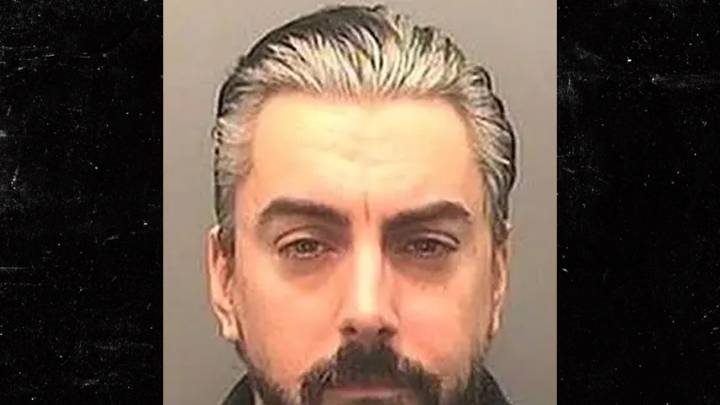 Lostprophets Singer Ian Watkins Killed In Prison Attack