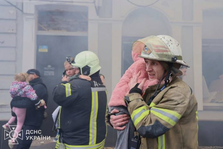 U.S. prepares new sanctions as Russian drones and missiles kill 6 in Ukraine