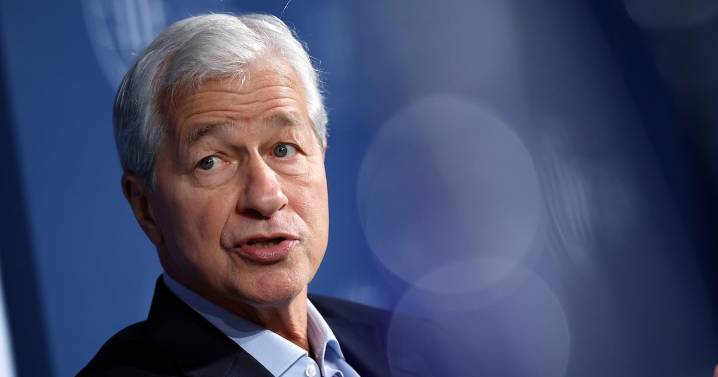 JPMorgan Boss Jamie Dimon Issues Ominous Warning About the Future of the US Economy