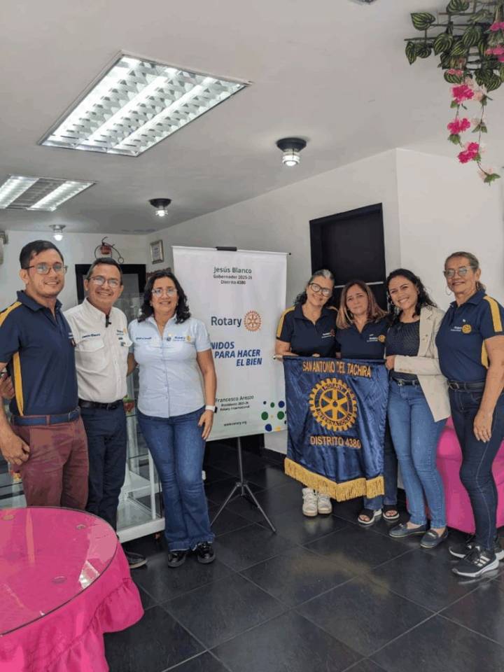 Gobernador del Rotary admirado con el compromiso social en frontera