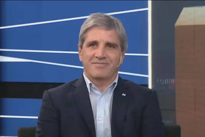 Caputo descartó la dolarización y destacó la ayuda de EEUU para Argentina