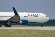 Dos aviones de Delta colisionan en LaGuardia durante maniobras en tierra