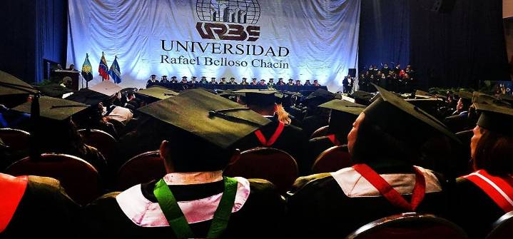 Zulia| URBE entrega títulos a su nueva generación de profesionales