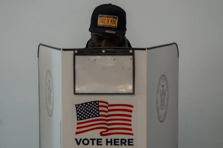 ¡Feliz Día de Votar Temprano!