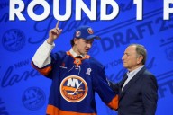 Deadspin | Islanders name top pick D Matthew Schaefer to roster for opener