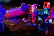 Volcadura de vehículo sobre Libramiento El Naranjo, en Manzanillo, deja cuatro lesionados y daños materiales