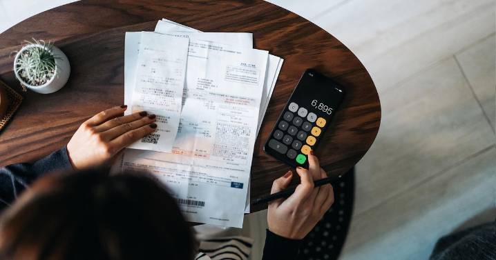 Here are 4 ways to manage your money during the government shutdown, according to a Colorado financial expert