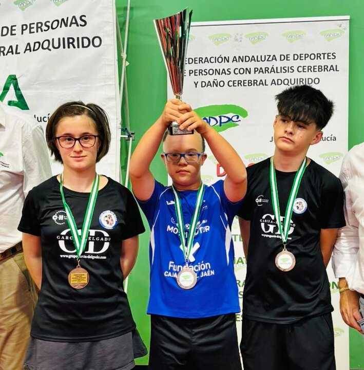 Marcos Valsera conquista el bronce en el Campeonato de Andalucía de tenis de mesa adaptado