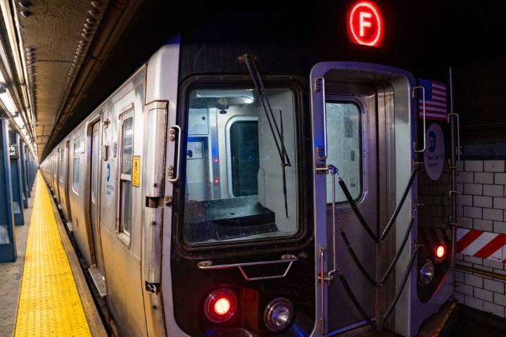 Service on F and G subway lines partially suspended after smoke condition in Brooklyn