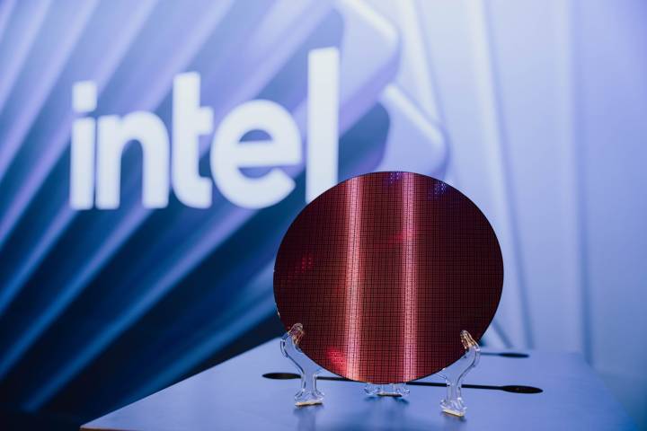 Intel Nova Lake CPUs Bring New Architecture & Software Upgrades, First Panther Lake SKUs This Year, 18A To Cover At least Next