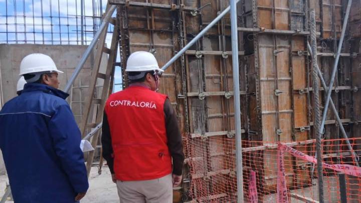 OCI detecta fallas en teatro municipal Yunguyo