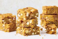 Fall’s Favorite Pumpkin Blondies