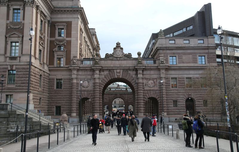 Analysis-What France and others can learn from Sweden's hard budget lessons