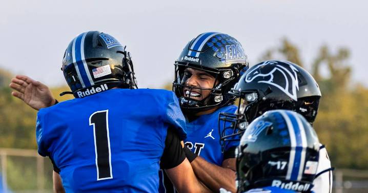 Jonas Williams breaks IHSA career passing TD record, Lincoln-Way East rolls past Metea Valley – Shaw Local