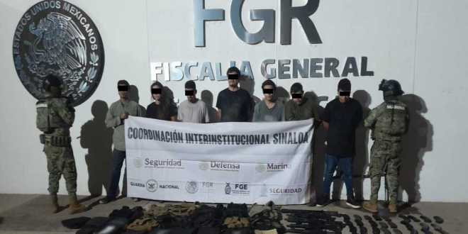 En diferentes acciones en Sinaloa, autoridades federales detuvieron a 18 personas, aseguraron armamento y sustancias químicas