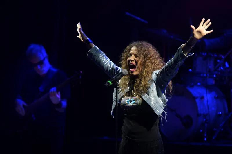 PATRICIA SOSA TRAJO SU MÚSICA A SANTIAGO