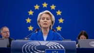 Von der Leyen habla por primera vez de "guerra híbrida" contra Rusia
