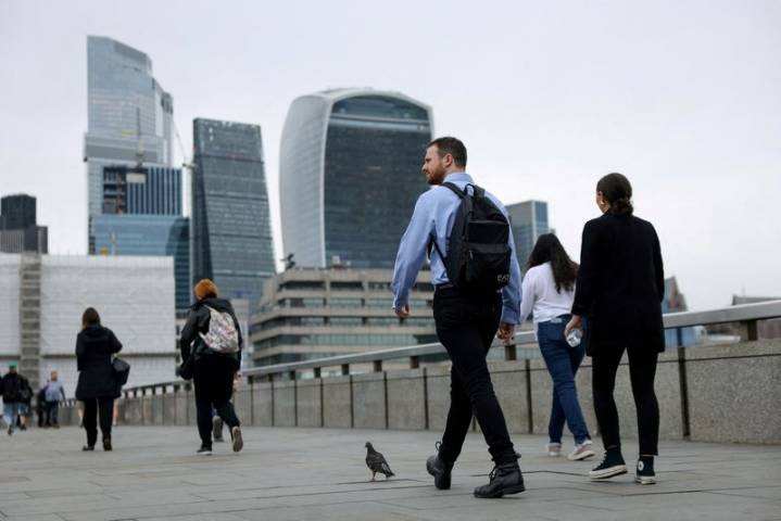 Wary UK employers set to hold pay awards at 3%, Brightmine says