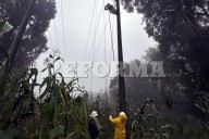 Se quedan sin luz en zonas afectadas por lluvias