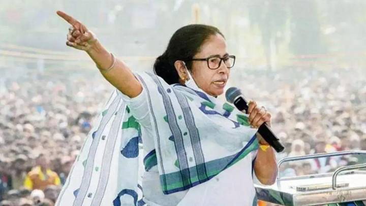 Durgapur gang rape: Female boarders shouldn't venture out late at night, says CM