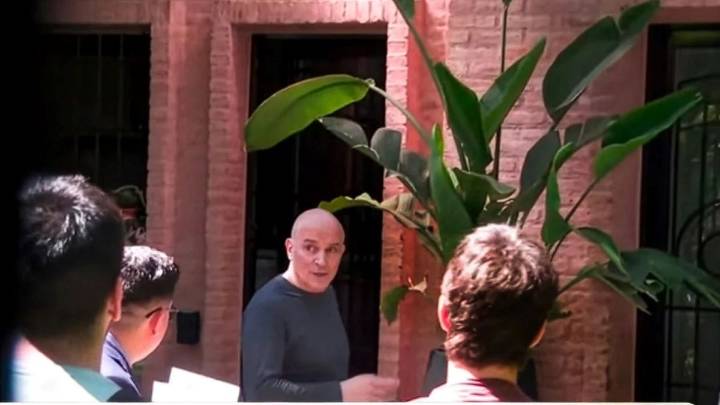 Allanan la casa de José Luis Espert y su despacho en Diputados El diputado, que el miércoles pidió licencia de su banca en la Cámara Baja, recibió a los oficiales, que le presentaron la orden judicial