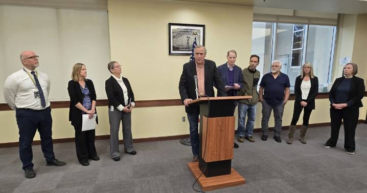 Oregon’s Senators push for ACA credits during Eugene stop