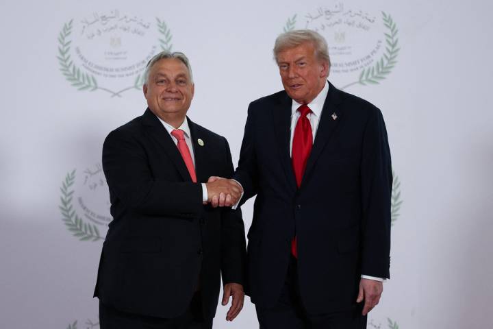 Trump kisses yet another dictator’s ass at cringey ‘peace summit’