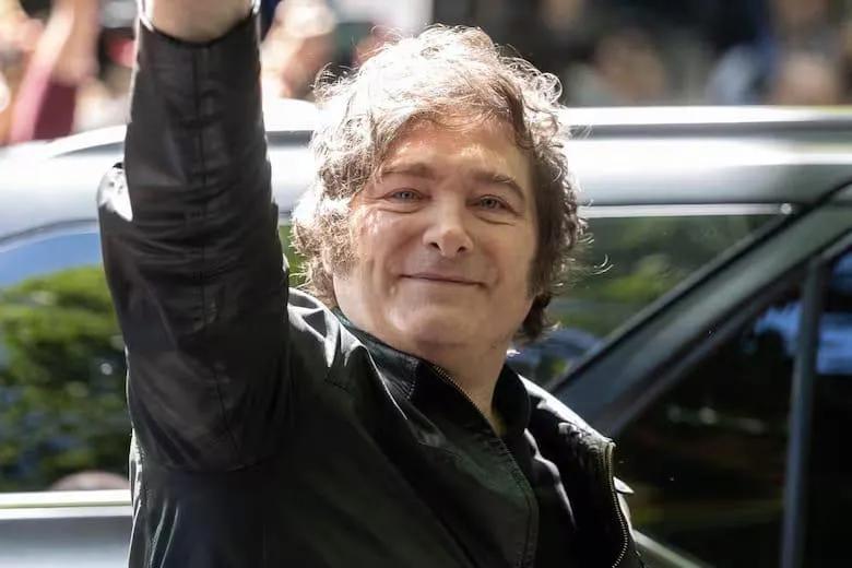 Milei votó en Almagro y se prepara para una noche clave: el impacto electoral llega hasta Tierra del Fuego